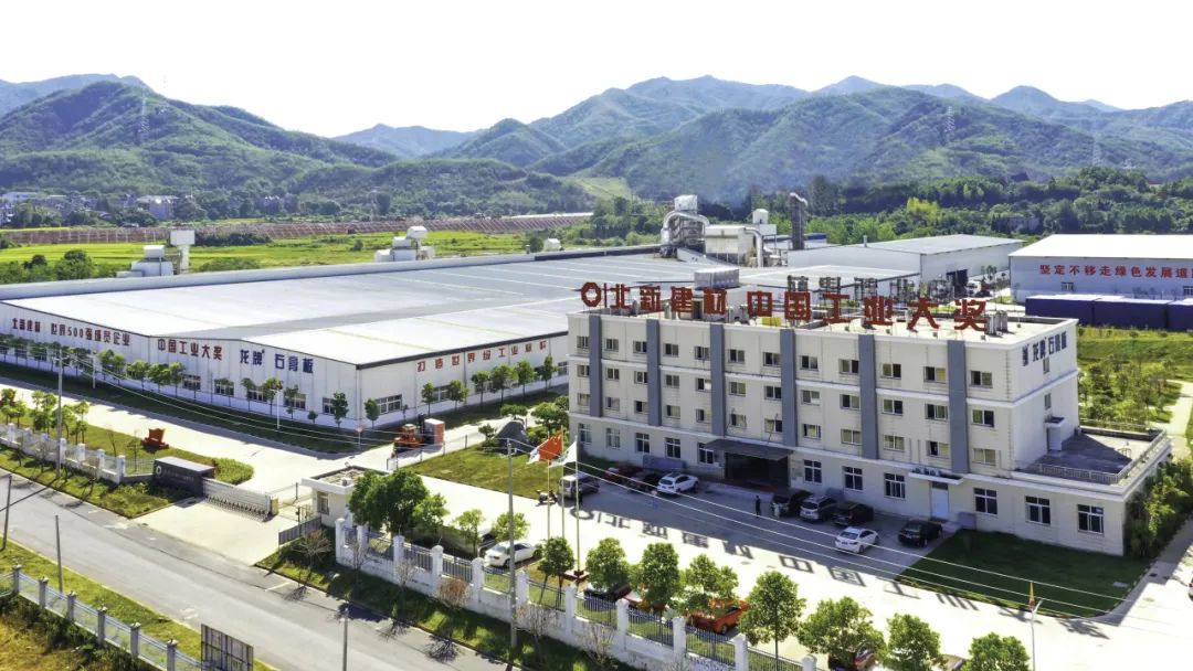 打卡生产基地丨井冈山zoty中欧体育：5G加速工厂“数字蝶变”